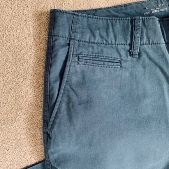 Old Navy Straight Broken-In Khakis 32W x 36L - Picture 4 of 8